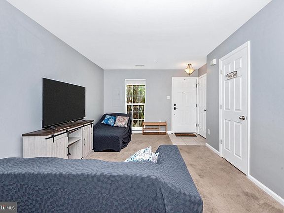 4th image of 605 Tivoli Rd
