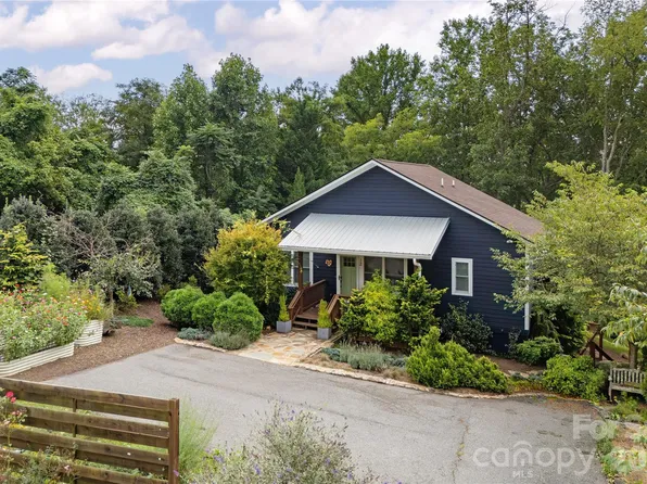 12 Twig Ln, Asheville, NC 28803