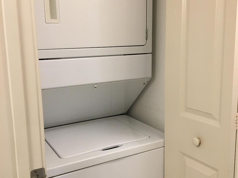 1st image of 170 SE 14th St #156
