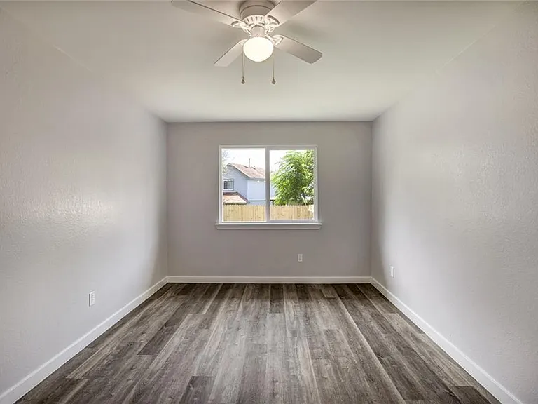 16804 Pocono Dr — Photo 12
