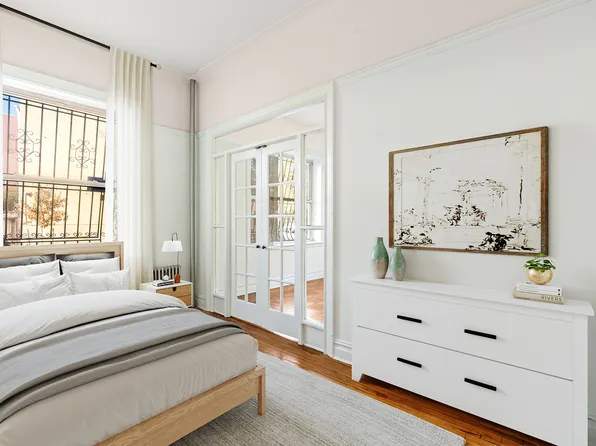 175 Prospect Park South West image 2 of 9