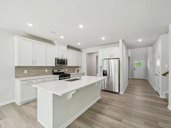 222 Thistle Patch Pl, Angier, NC 27501