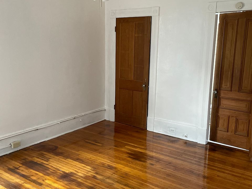 1st image of 3915 Prytania St APT D