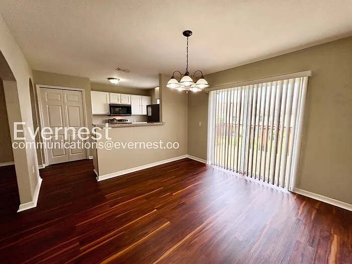 3823 Exeter Ln — Photo 5
