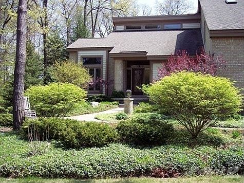 4th image of 8250 Lost Pines Dr