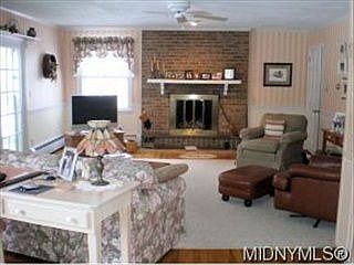 4th image of 28 Rollingwood Dr