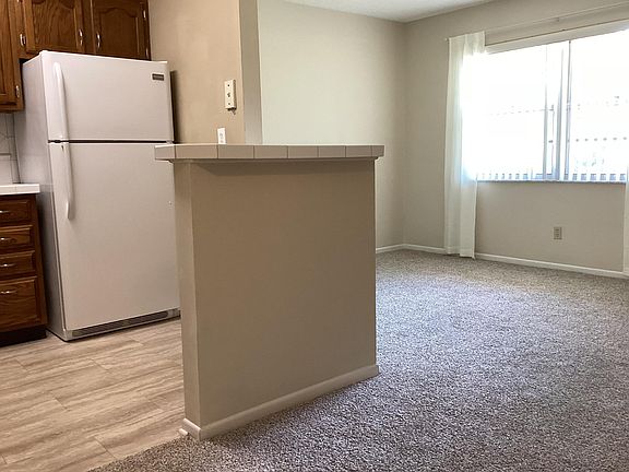 4th image of 27 Lake Vista Trl APT 104