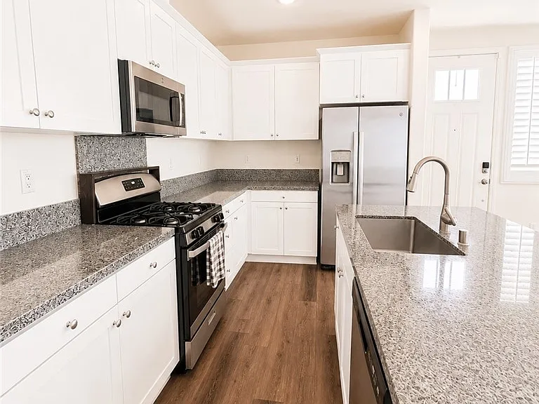 16570 Wyndham Ln — Photo 6