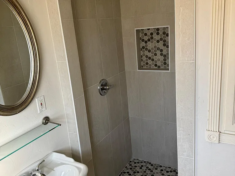2125 Belleview Dr — Photo 11