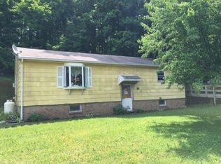 68 Circle Dr, Sanitaria Springs, NY 13833