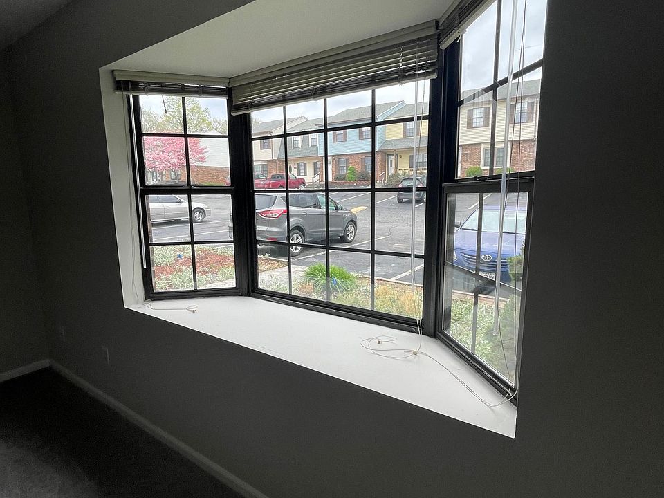1st image of 173 Kitty Hawk Sq