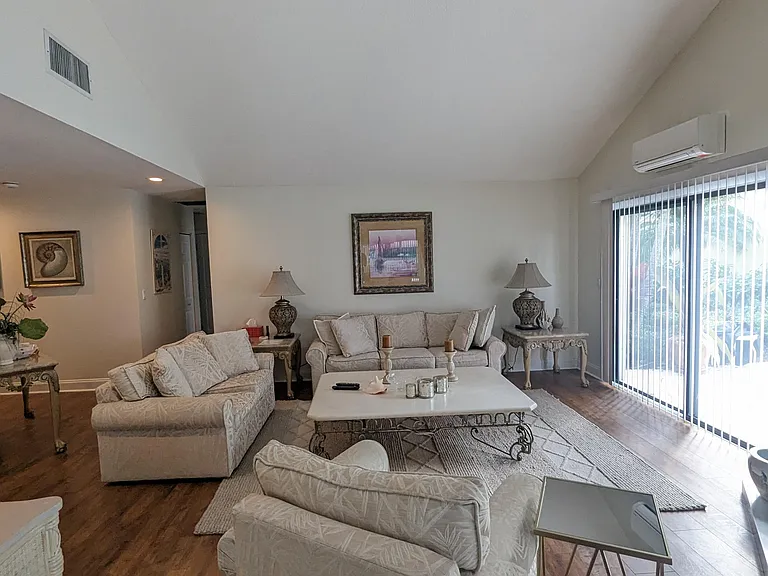17042 Traverse Cir — Photo 4
