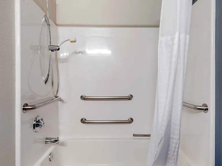 Studio Suite - 2 Full Beds