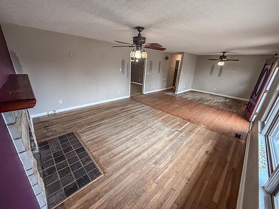 4th image of 2232 Bowling Green Rd