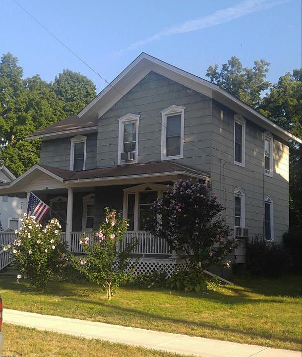 2nd image of 25 W Pierce St