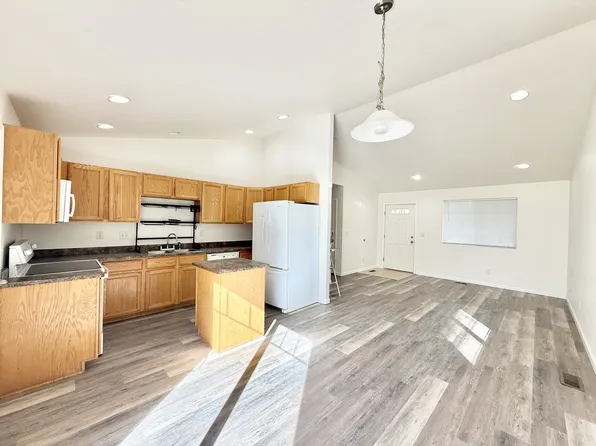 1952 E 11th St, Loveland, CO 80537