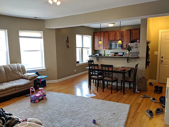 3rd image of 4600 N Cumberland Ave #3