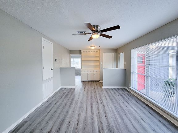 4th image of 7426 Bigwood St