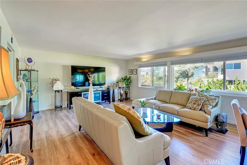 2 bed, 1098 sqft, $5,995 — Photo 4