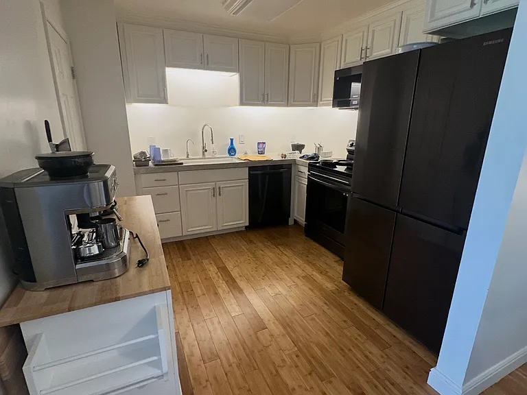 123 E 2nd Ave #4 — Photo 8