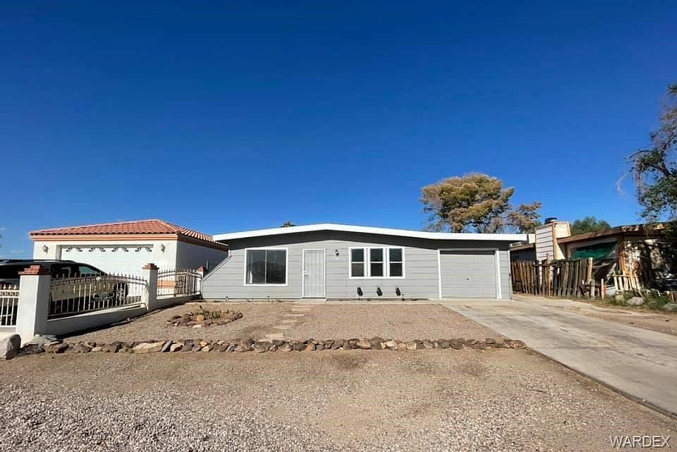 1st image of 1685 E La Entrada Dr