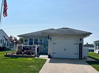 5 Rio Ct, Toms River, NJ 08757