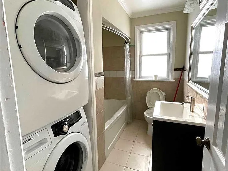25 Edgemont Dr #UPPER — Photo 10