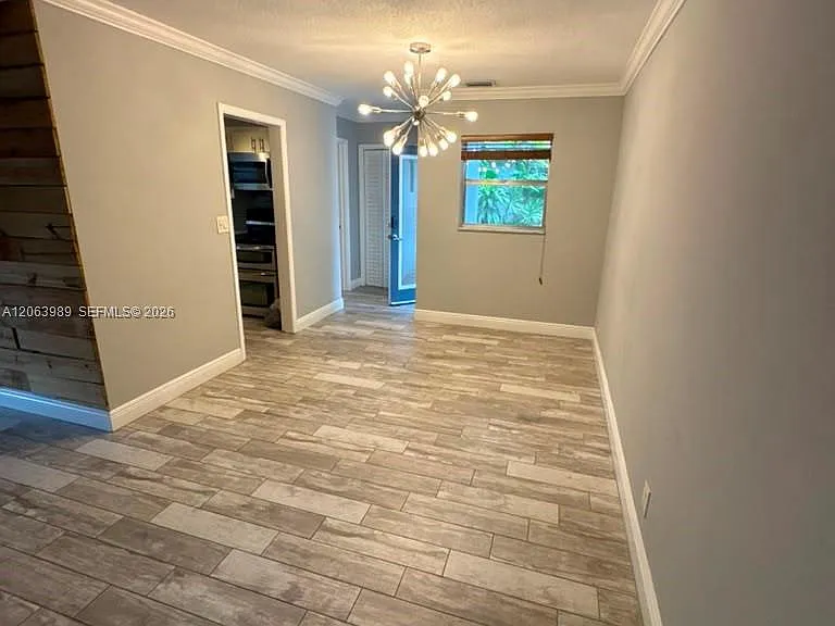 2020 NE 33rd St #2020 — Photo 6