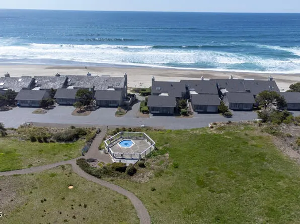 4175 N Highway 101 APT L3, Depoe Bay, OR 97341