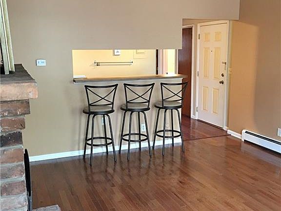 5th image of 104 Johnson Park APT 1