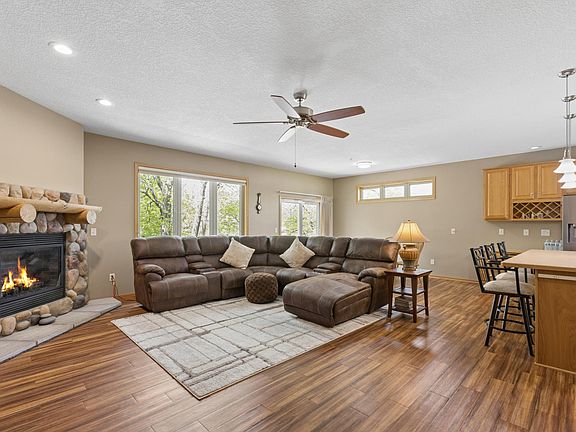 5th image of 1021 Prairie Ridge Ln