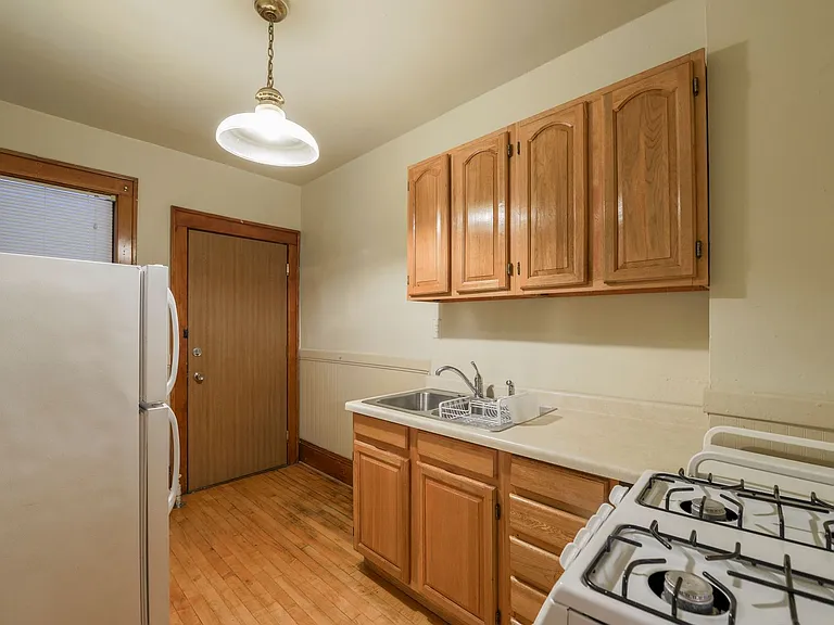 3837 Grand Ave South — Photo 11