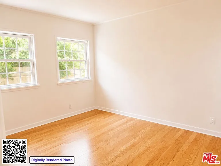 220 S Palm Dr — Photo 9