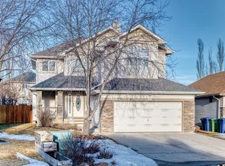 115 W Lakeview Pass, Chestermere, AB T1X 1G8