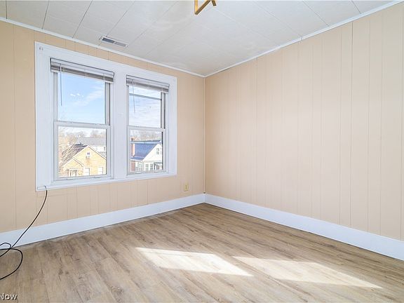 4th image of 263 Hollywood Blvd