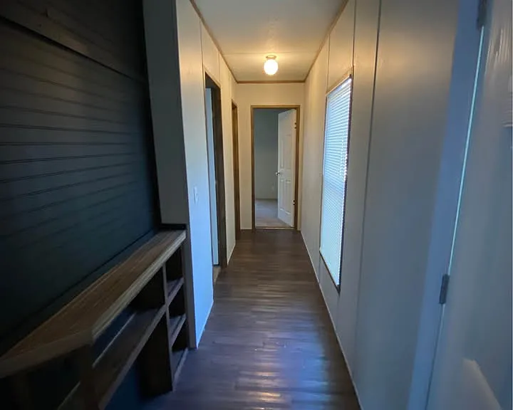 1410 N Lakeview Dr — Photo 3
