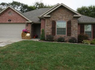 847 Chesterfield Dr, Webb City, MO 64870