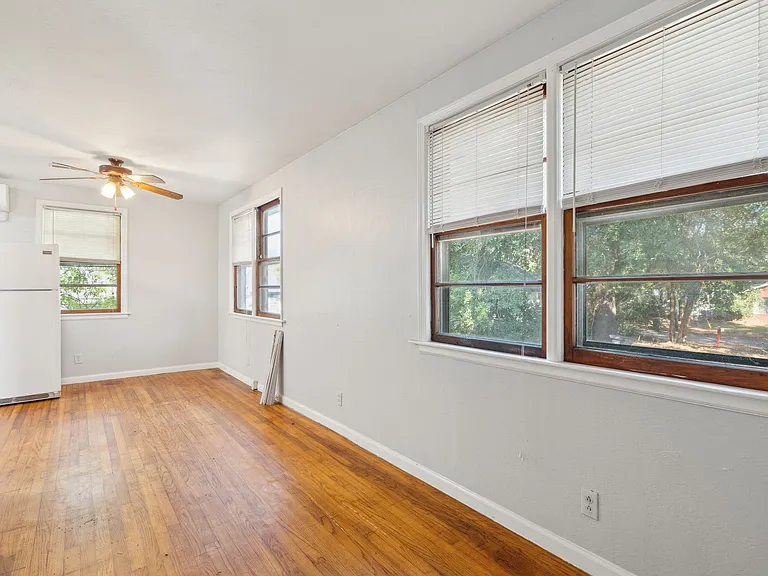 1007 Bethany St — Photo 14