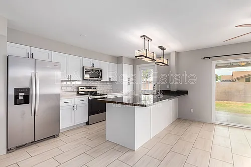103 E Del Rio Dr Photo 1