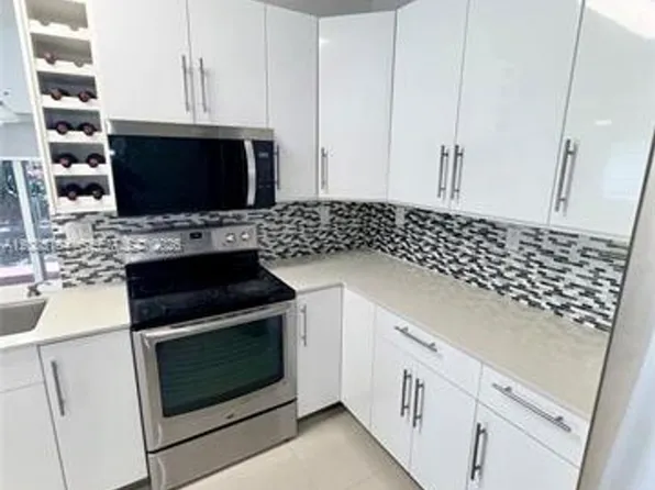 1704 SW 101st Ter #Townhouse 1704, Hollywood, FL 33025