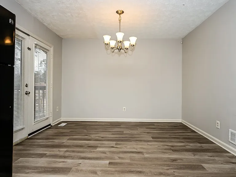 6183 Fieldcrest Dr — Photo 8