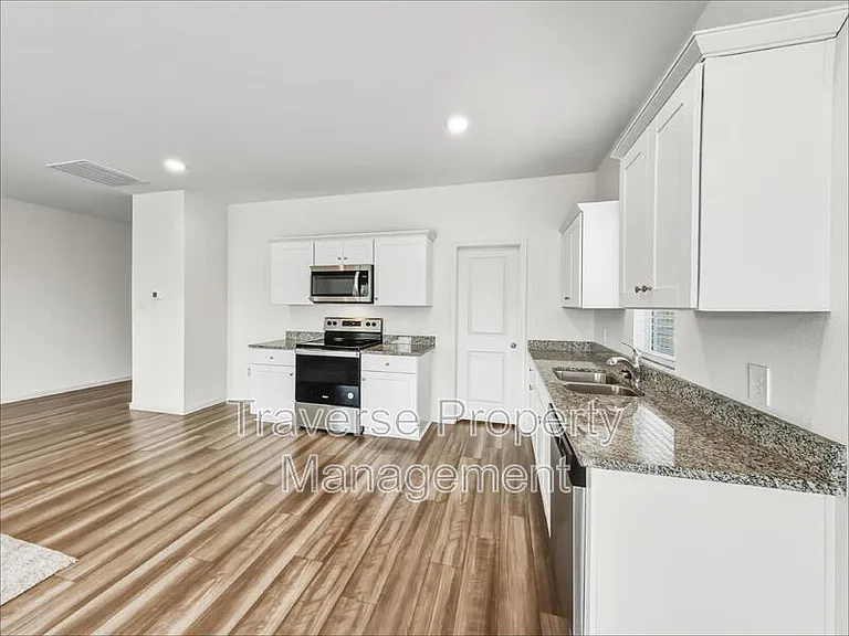 1713 Escondido Dr — Photo 8