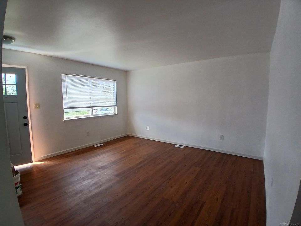7559 Paige Ave, photo 5