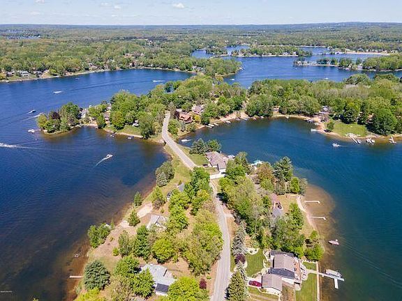 9482 Fawn Lake Dr, Stanwood, MI 49346 | MLS #22041746 | Zillow