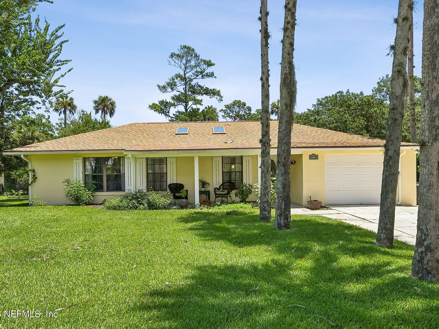 3 bed, 2.0 bath, 1278 sqft, $3,700 — Photo 2