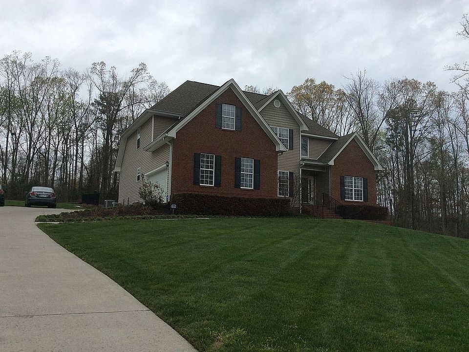 1st image of 207 Hickory Crest Dr NE