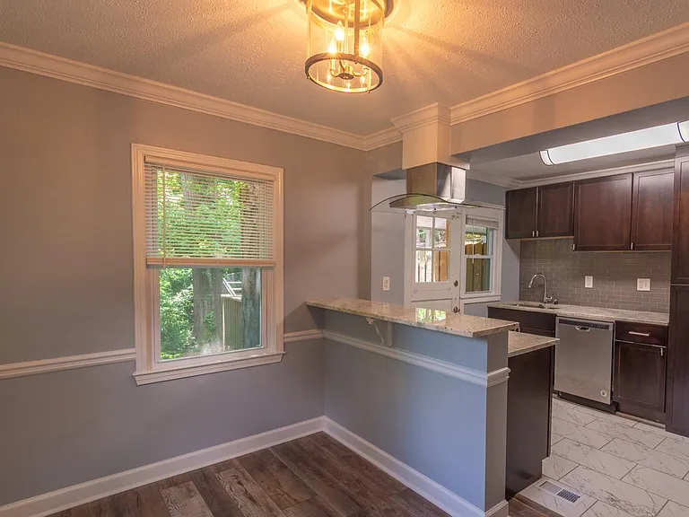 233 Kinsey Ct NE #B — Photo 6