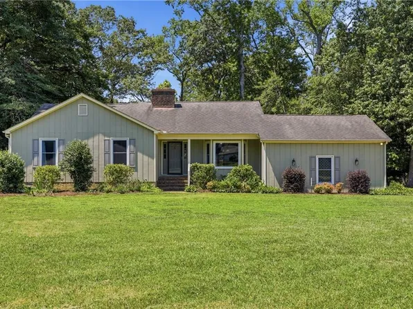 16 Dashiell Dr, Smithfield, VA 23430
