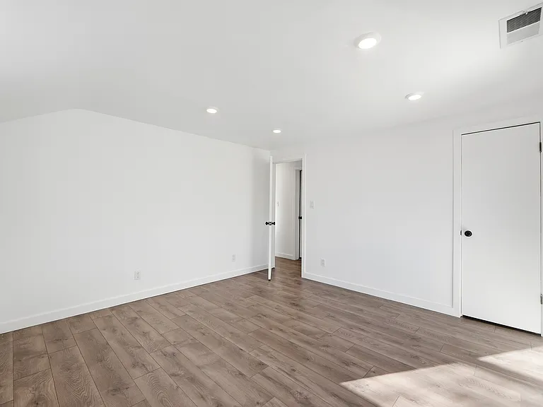 73 Macarthur Ave #2 — Photo 6