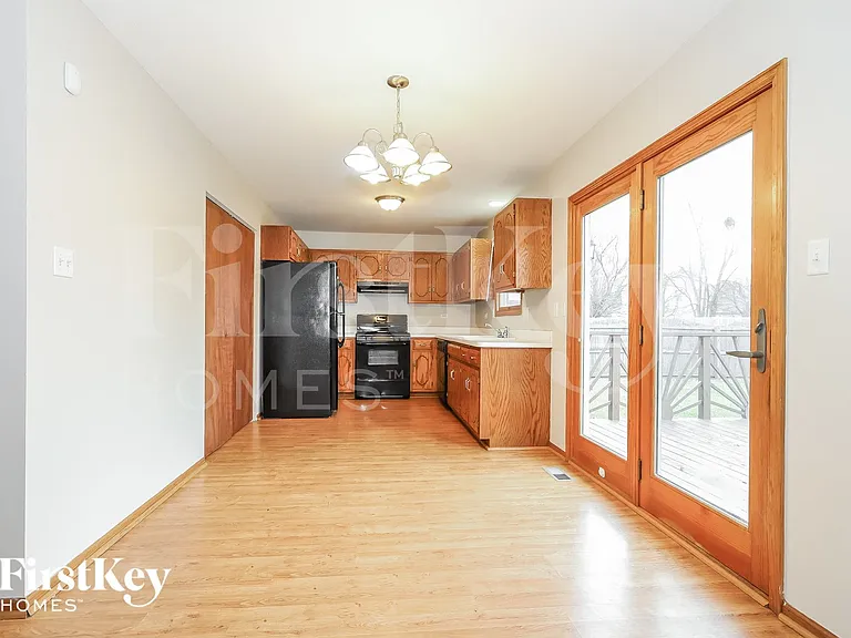 1119 Karen Dr — Photo 4